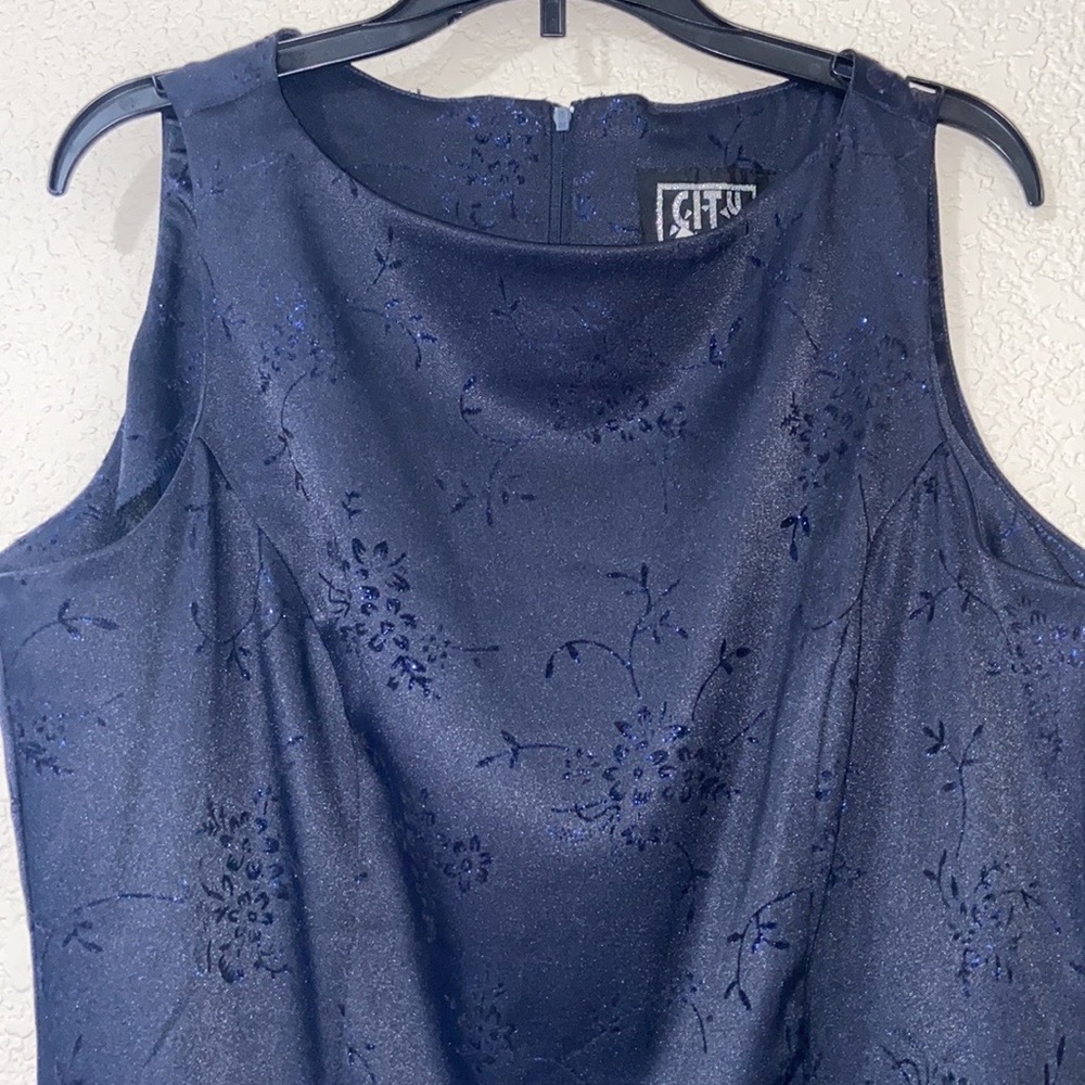Beautiful navy blue City triangles dress ! 💎